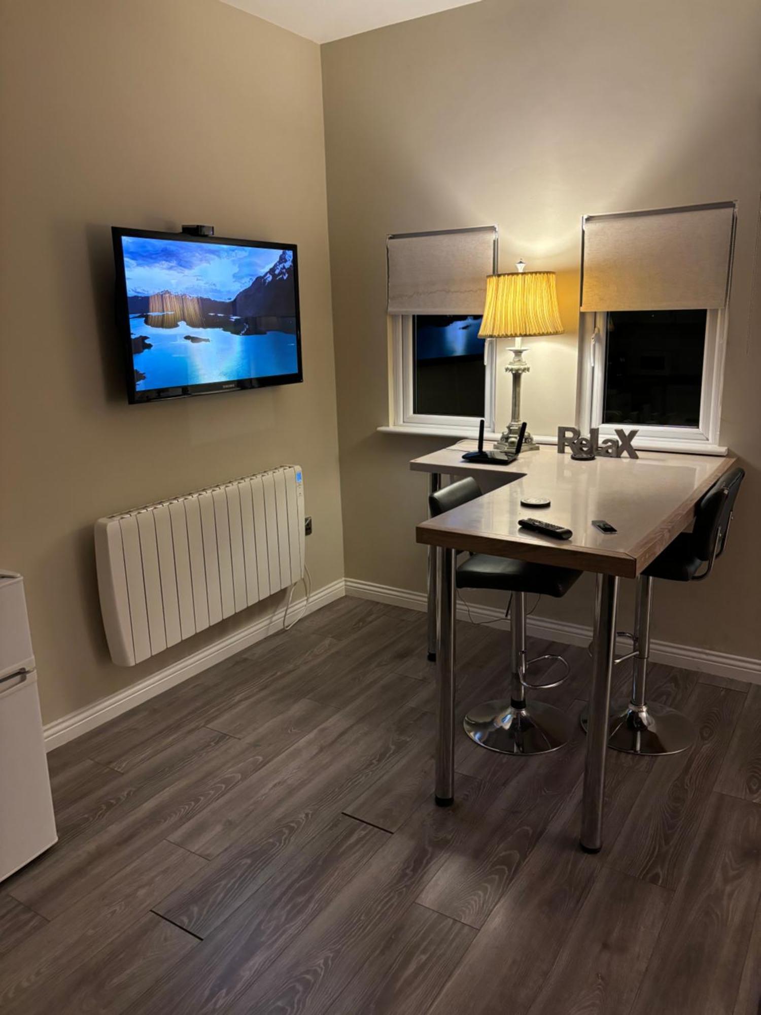 Garden Chalet Oranmore Apartment กัลเวย์ ภายนอก รูปภาพ